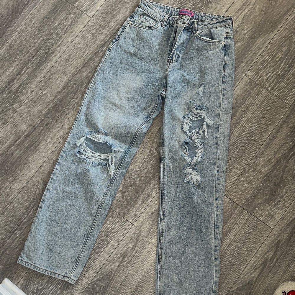 Edikted Light Blue Distressed Boyfriend Jeans